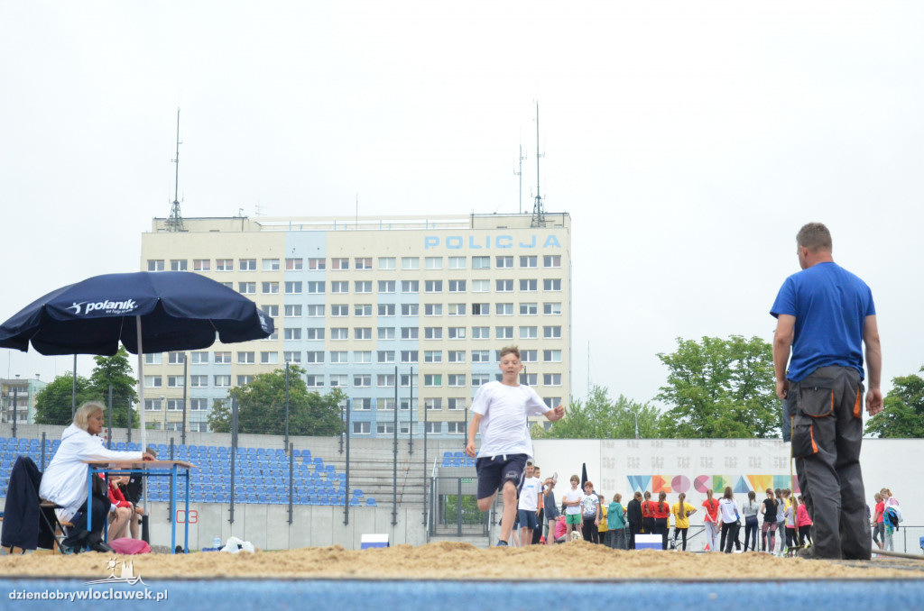 Czwórbój lekkoatletyczny na stadionie
