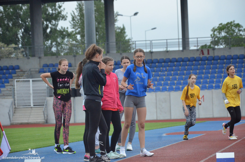 Czwórbój lekkoatletyczny na stadionie