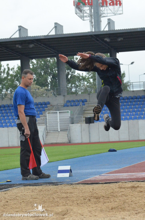 Czwórbój lekkoatletyczny na stadionie