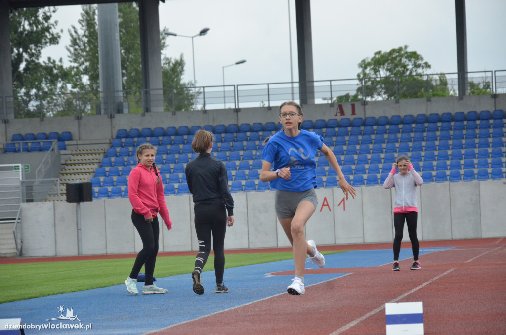 Czwórbój lekkoatletyczny na stadionie