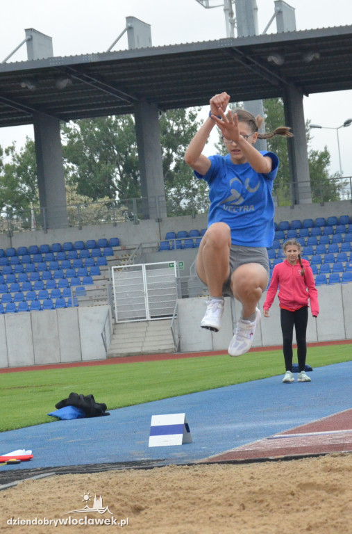 Czwórbój lekkoatletyczny na stadionie