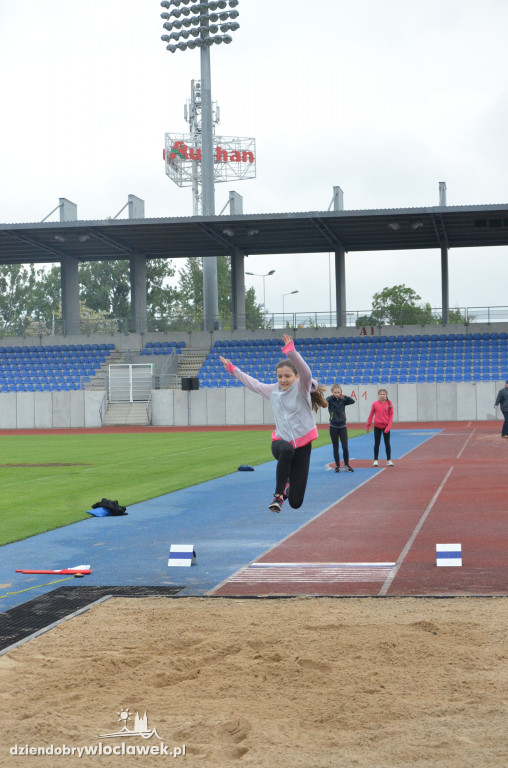 Czwórbój lekkoatletyczny na stadionie