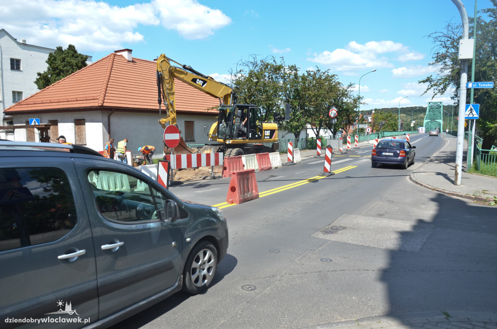 Utrudnienia na skrzyżowaniu przy moście