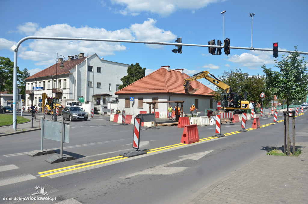 Utrudnienia na skrzyżowaniu przy moście
