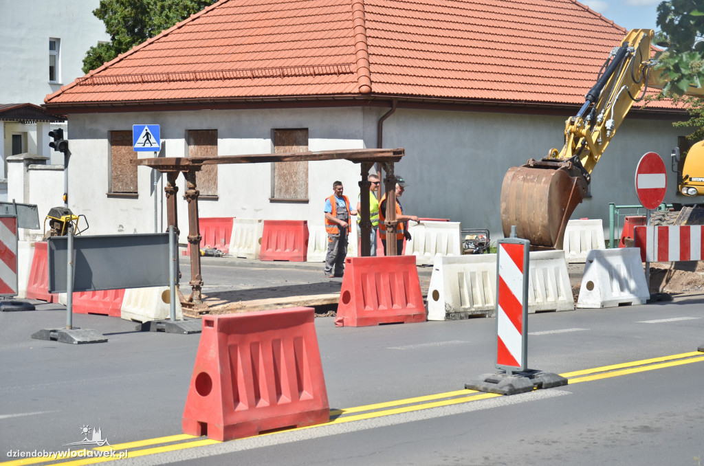 Utrudnienia na skrzyżowaniu przy moście