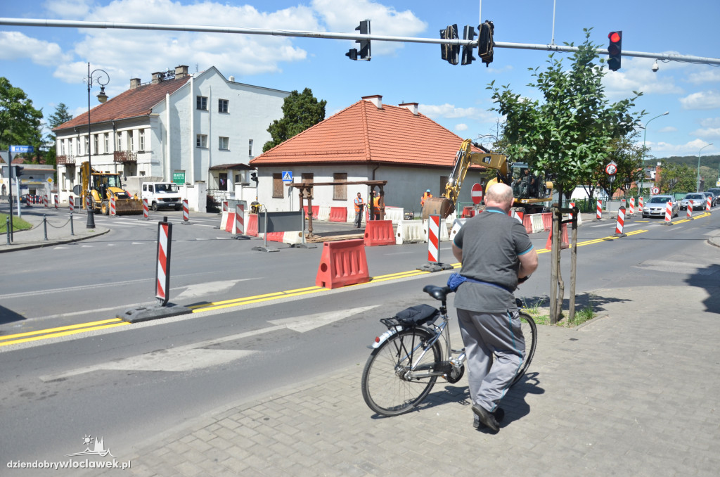 Utrudnienia na skrzyżowaniu przy moście