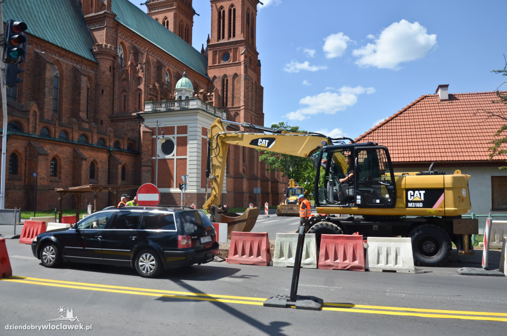 Utrudnienia na skrzyżowaniu przy moście