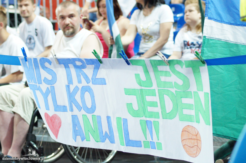 Kibice na 5. meczu półfinału play-off
