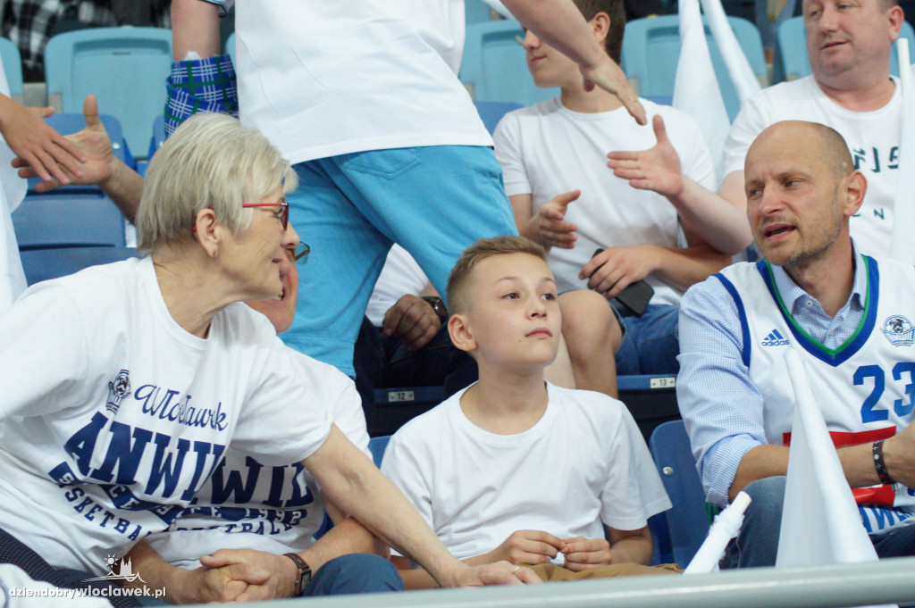 Kibice na 5. meczu półfinału play-off