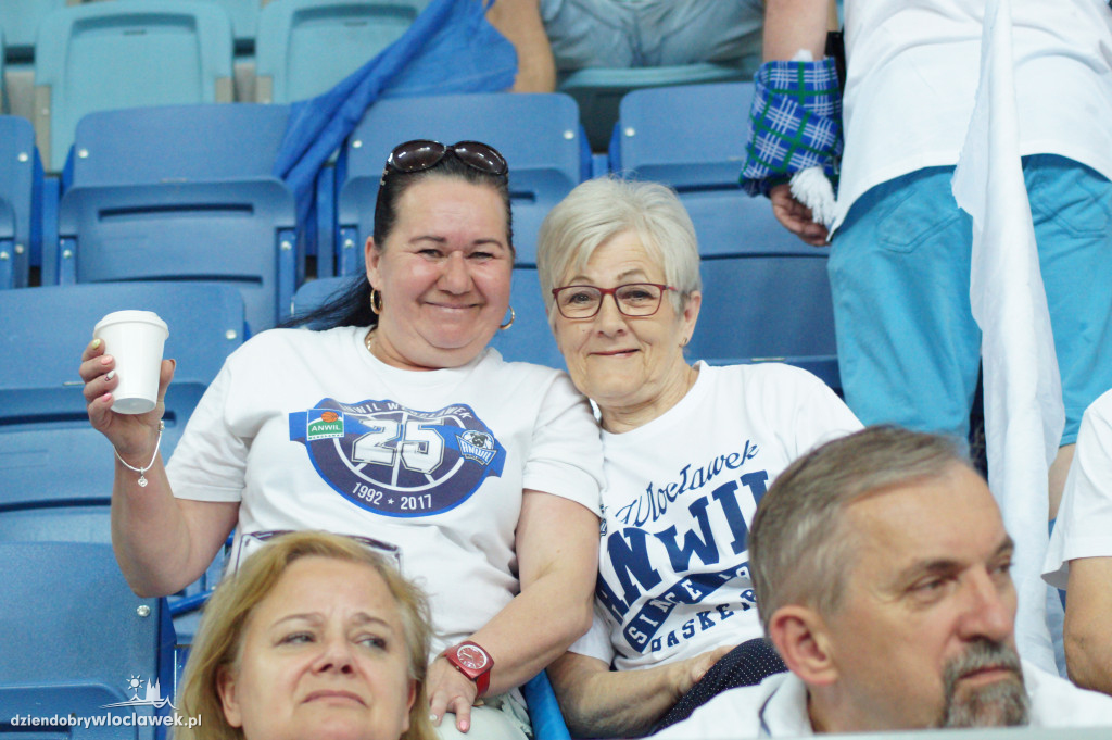 Kibice na 5. meczu półfinału play-off