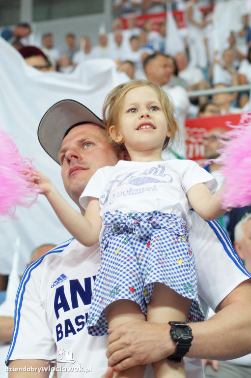 Kibice na 5. meczu półfinału play-off