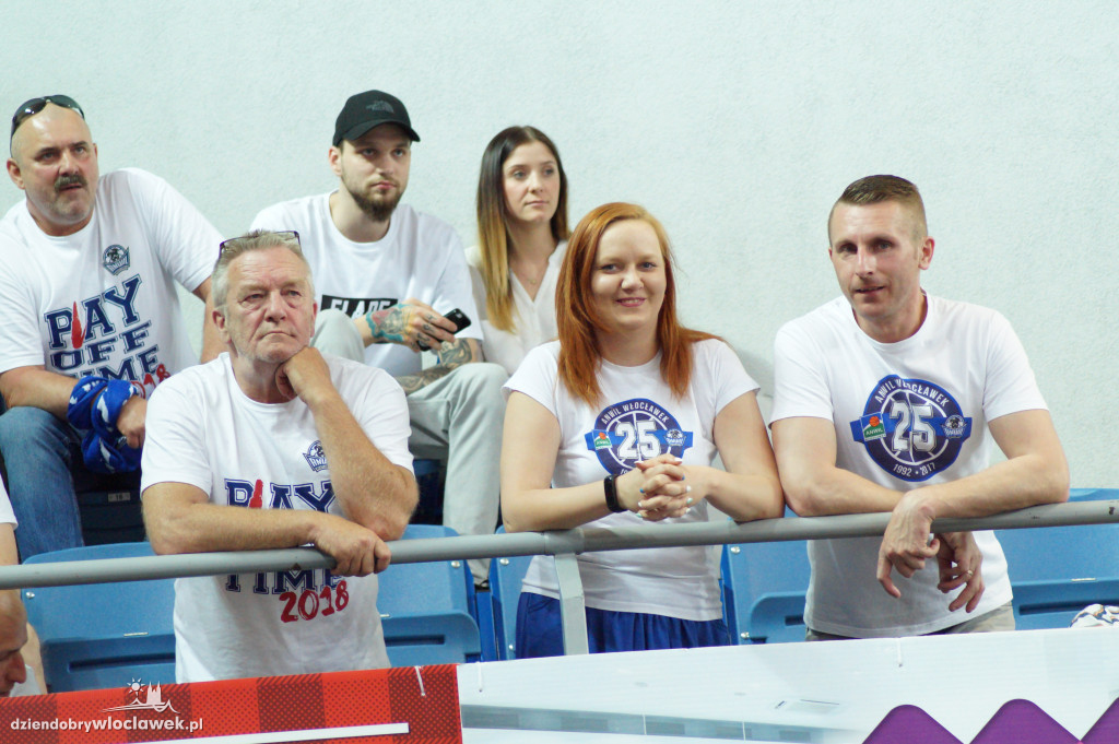 Kibice na 5. meczu półfinału play-off