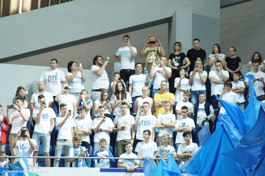 Kibice na 5. meczu półfinału play-off