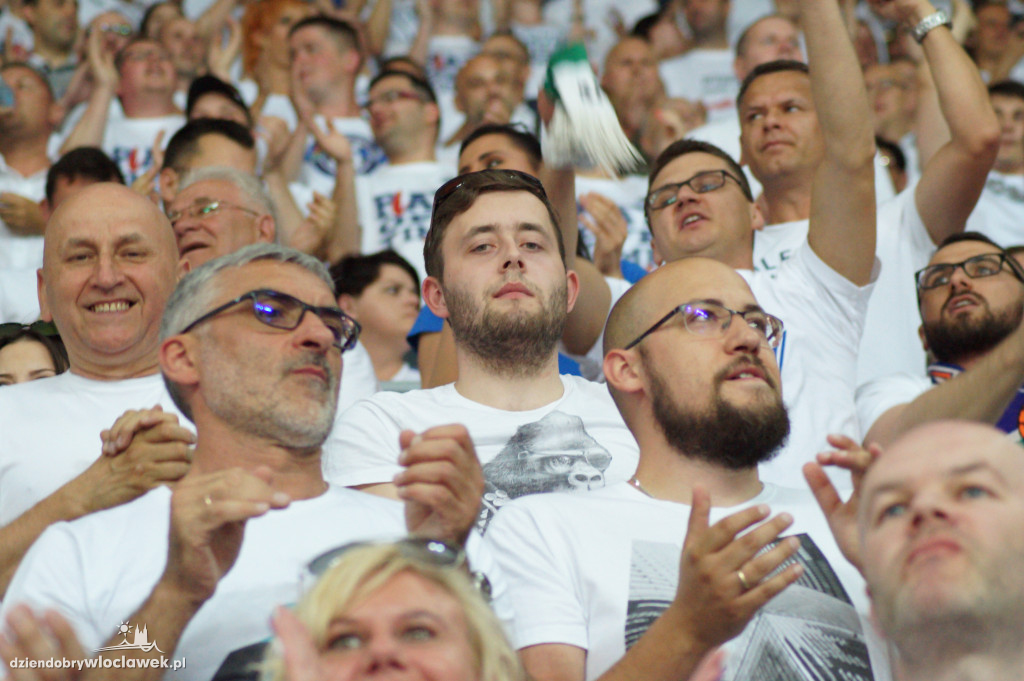 Kibice na pierwszym meczu finału