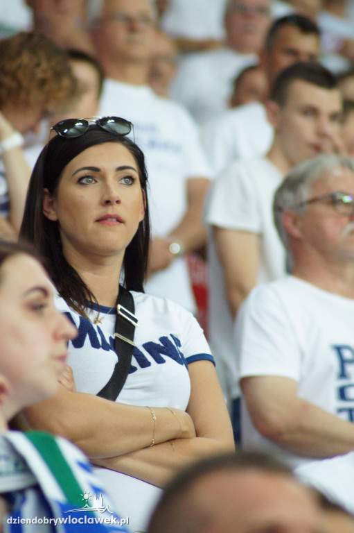 Kibice na drugium meczu finału