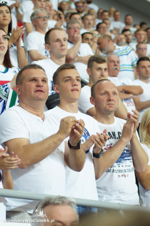 Kibice na drugium meczu finału
