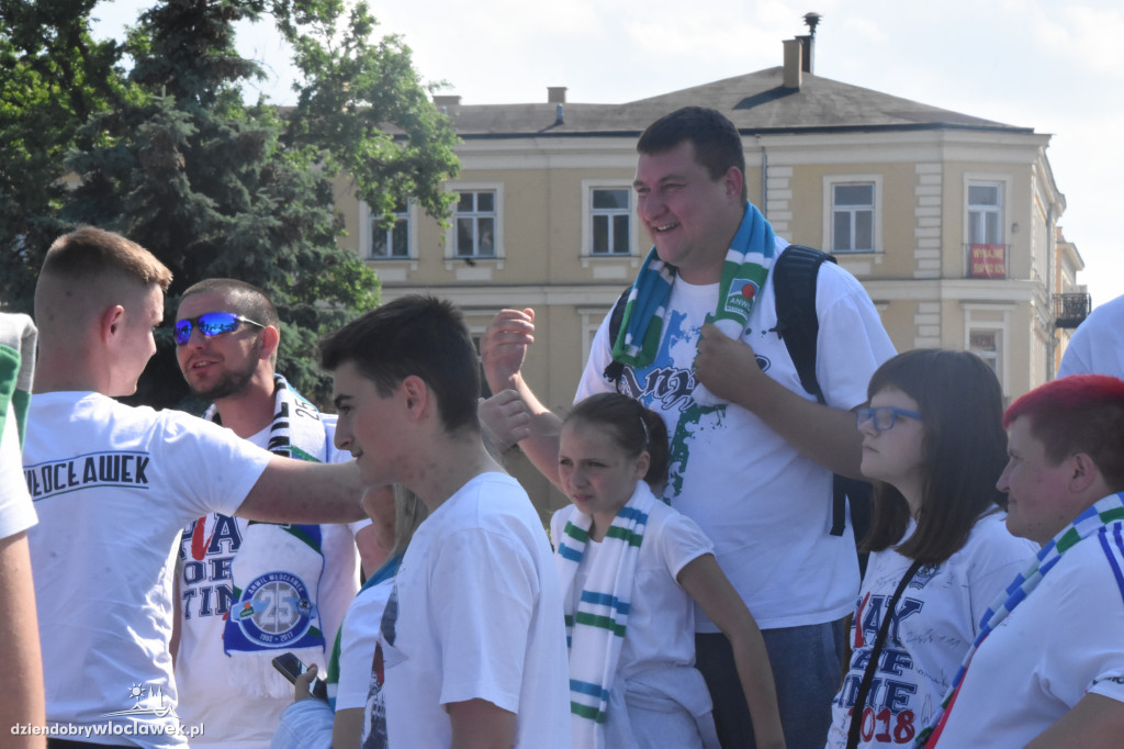 Przemarsz kibiców Anwilu Włocławek