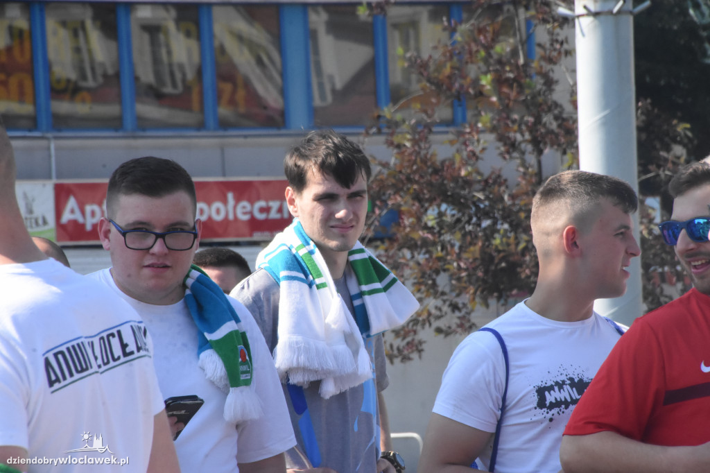Przemarsz kibiców Anwilu Włocławek