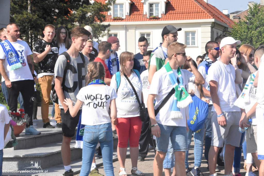 Przemarsz kibiców Anwilu Włocławek