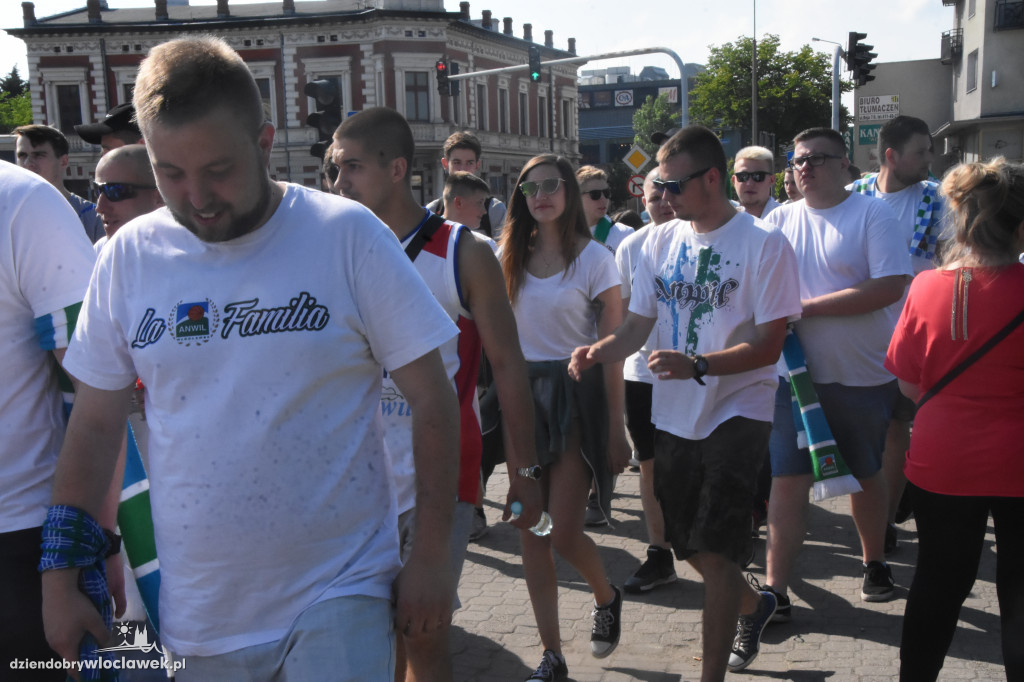 Przemarsz kibiców Anwilu Włocławek