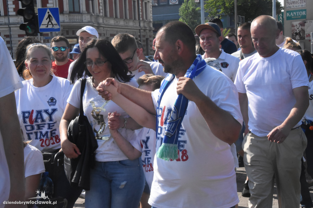 Przemarsz kibiców Anwilu Włocławek