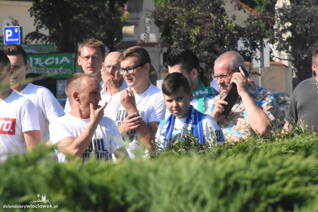 Przemarsz kibiców Anwilu Włocławek