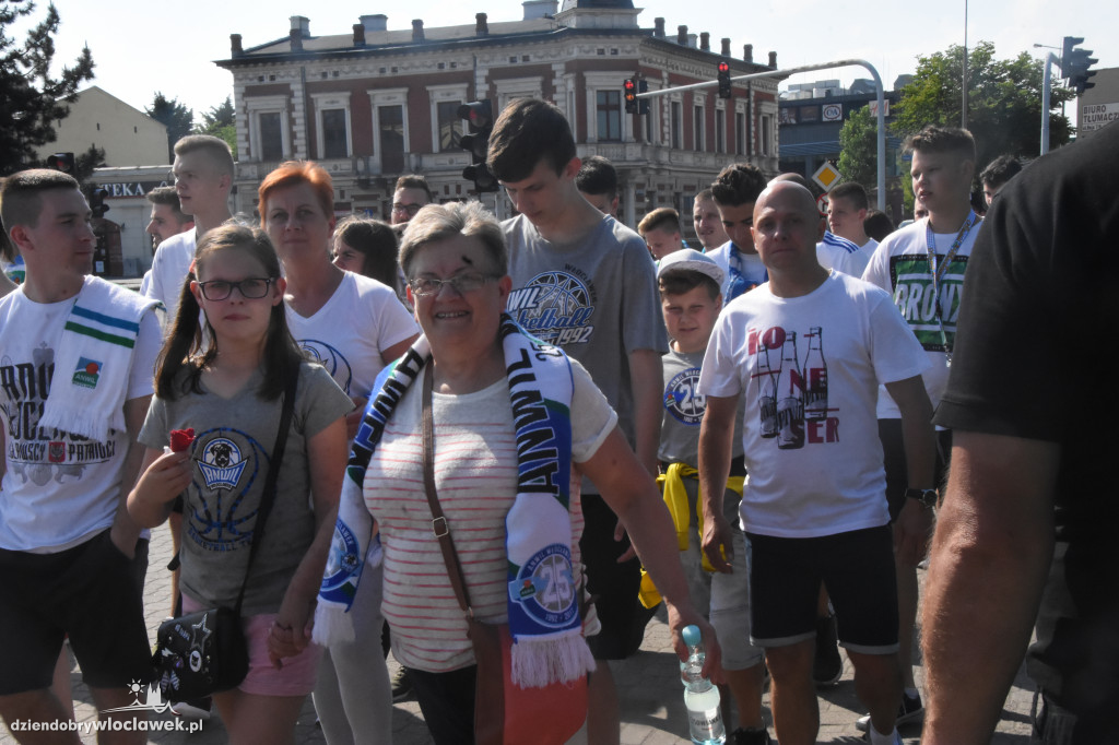 Przemarsz kibiców Anwilu Włocławek
