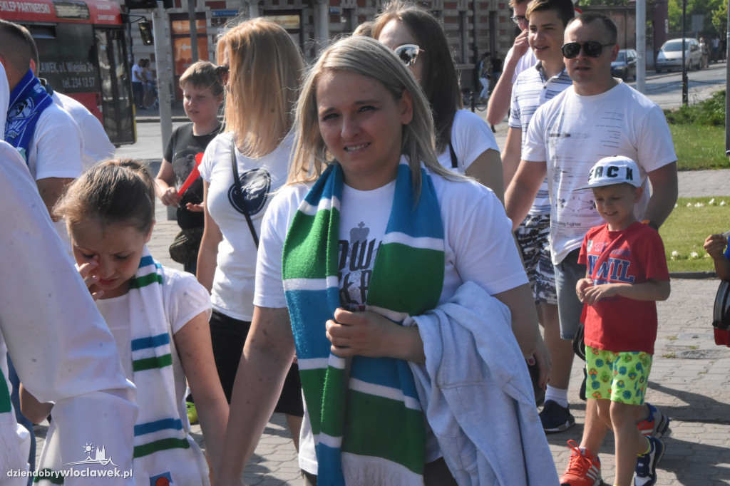 Przemarsz kibiców Anwilu Włocławek