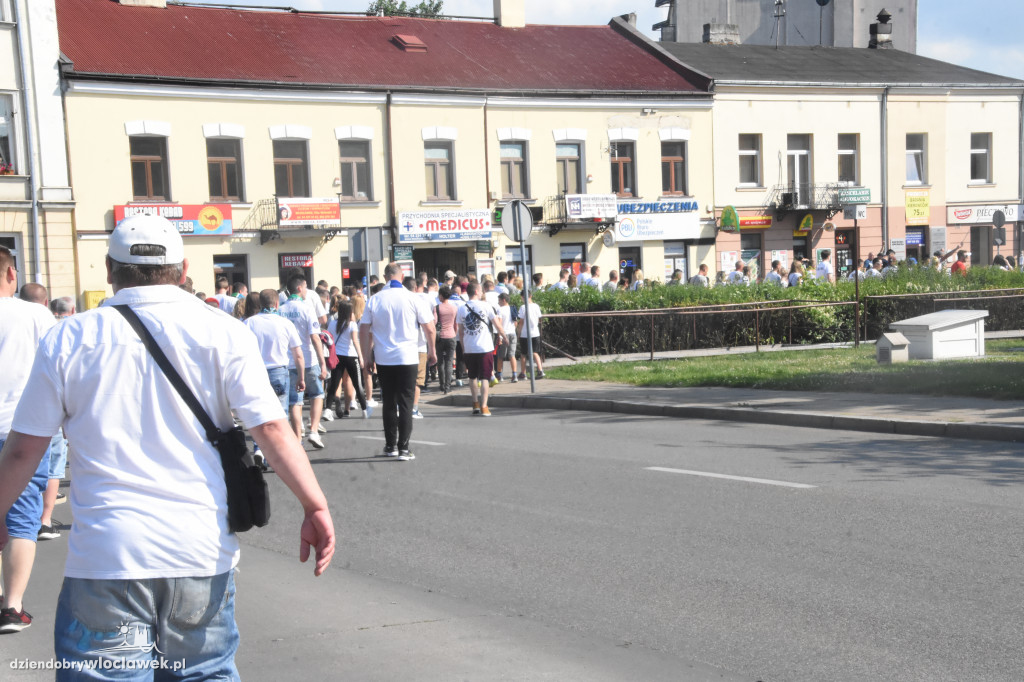 Przemarsz kibiców Anwilu Włocławek