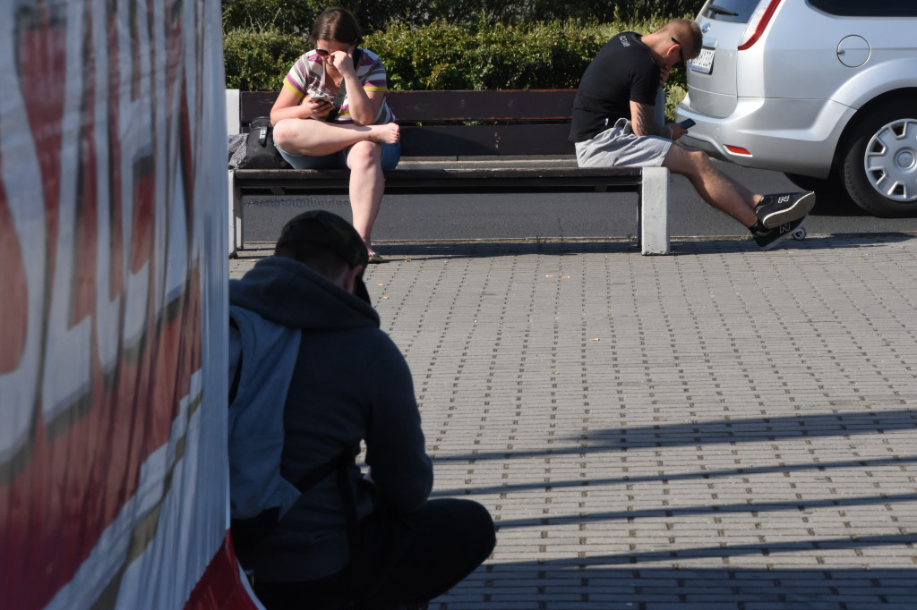 Kibice czekają na bilety na mecz Anwilu