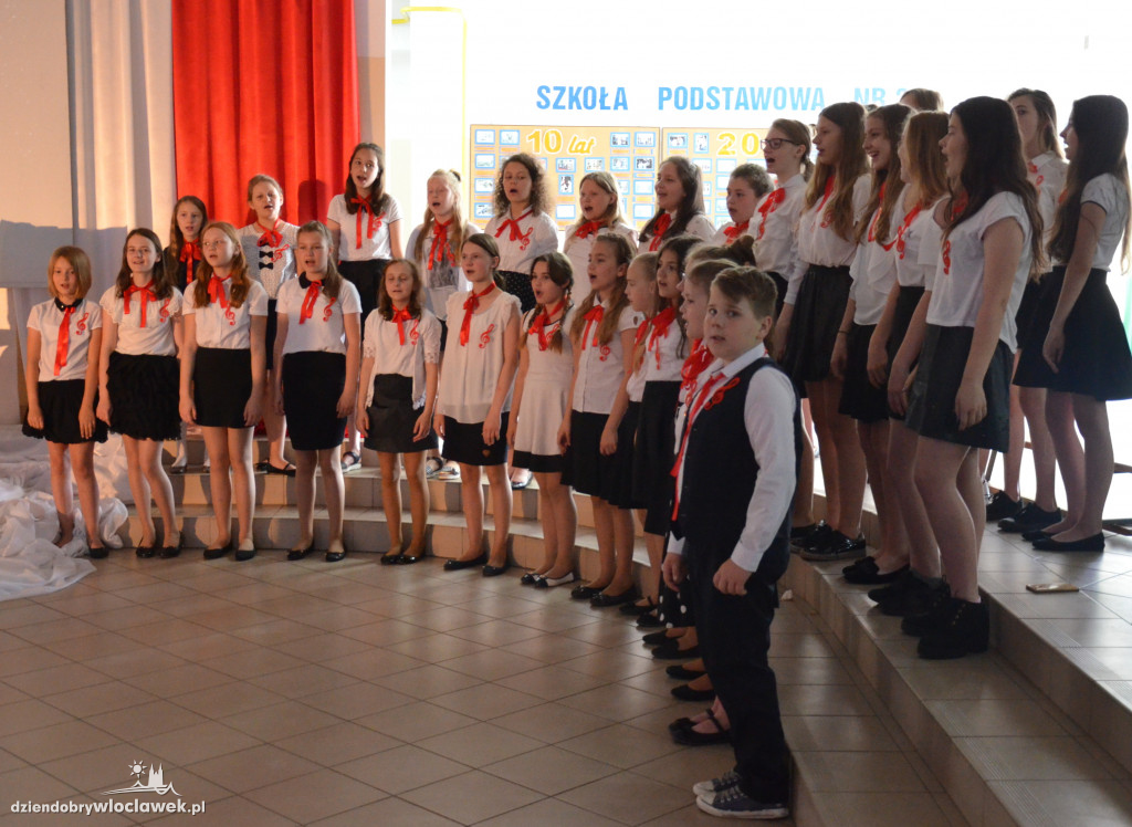 Uroczysty apel patriotyczny w SP23