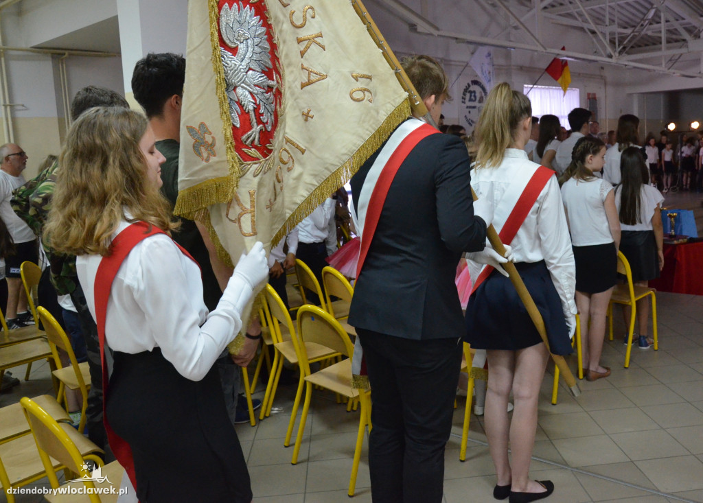 Uroczysty apel patriotyczny w SP23