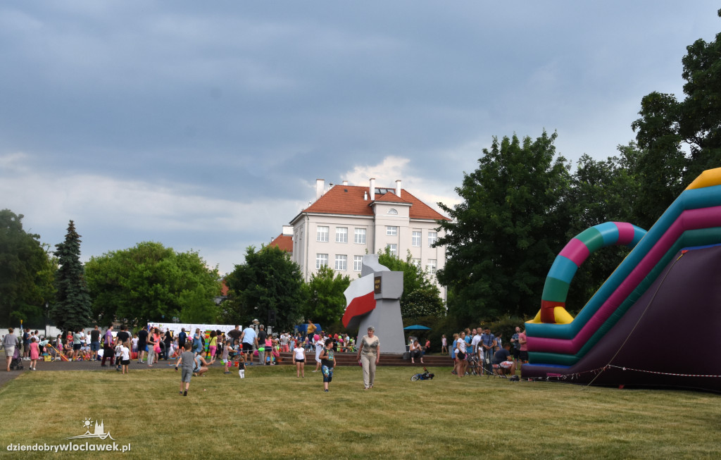 Dzieci świętowały na bulwarach