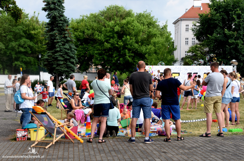 Dzieci świętowały na bulwarach
