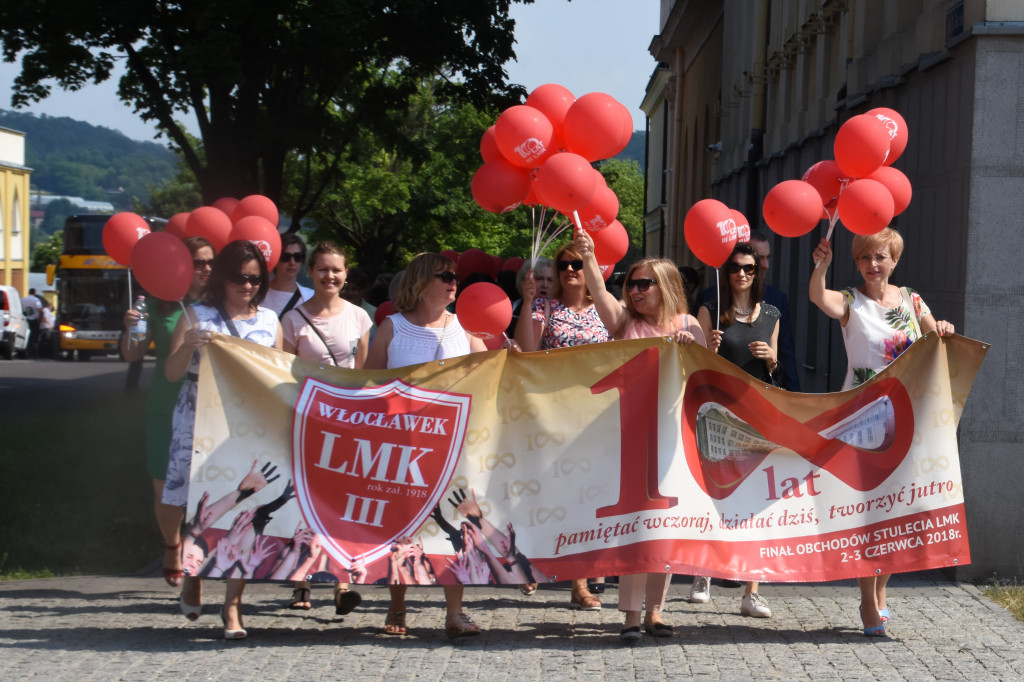 100-lecie LMK - przemarsz do Hali OSiR