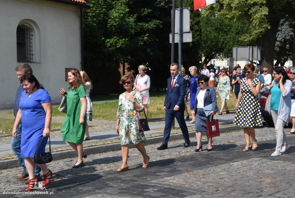 100-lecie LMK - przemarsz do Hali OSiR