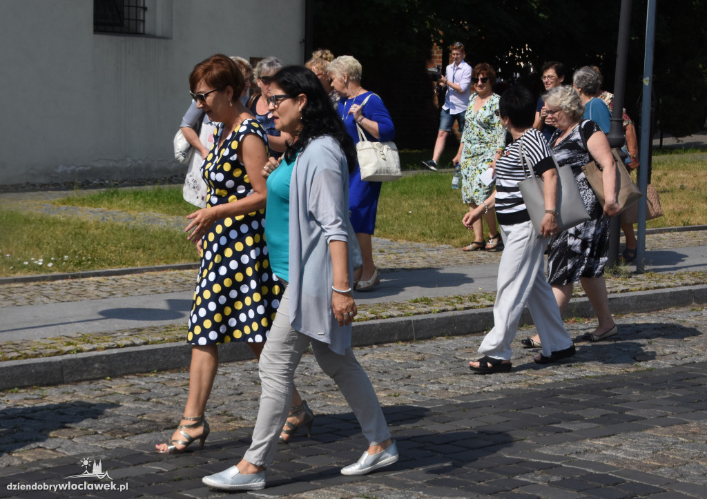 100-lecie LMK - przemarsz do Hali OSiR