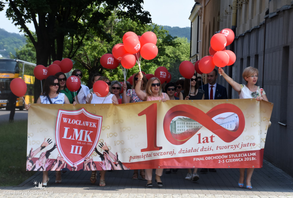 100-lecie LMK - przemarsz do Hali OSiR