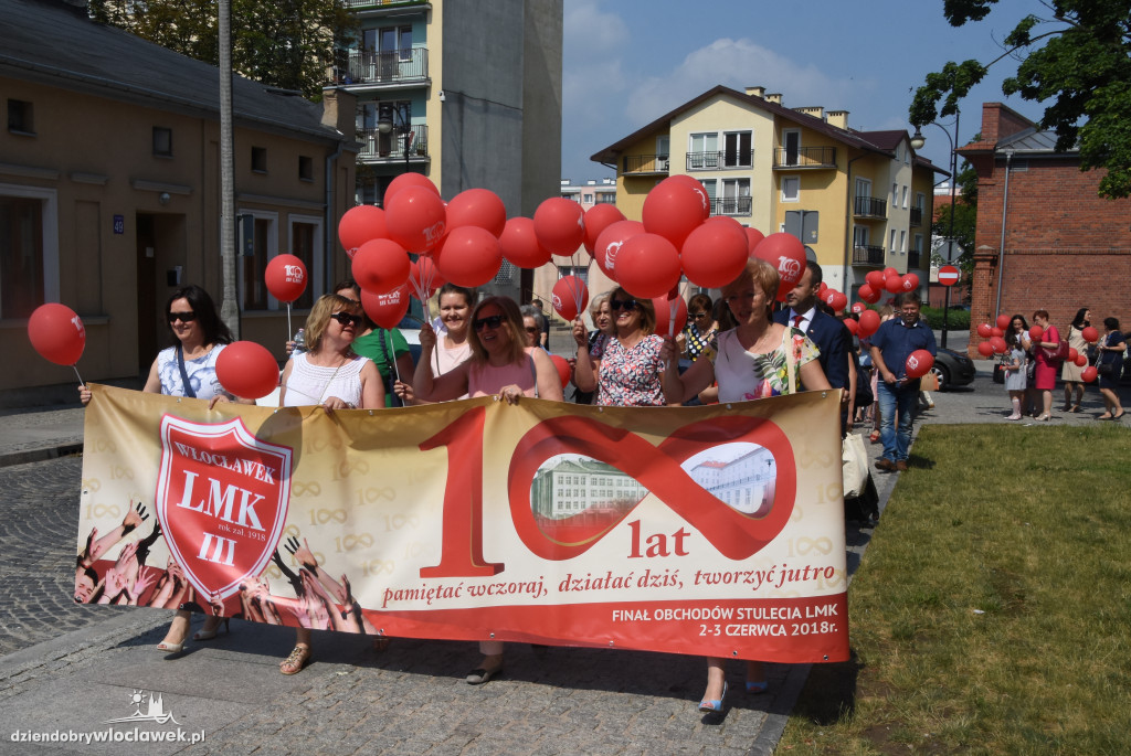 100-lecie LMK - przemarsz do Hali OSiR