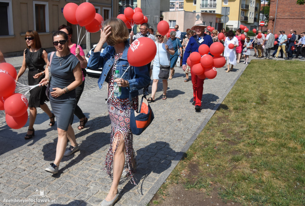 100-lecie LMK - przemarsz do Hali OSiR