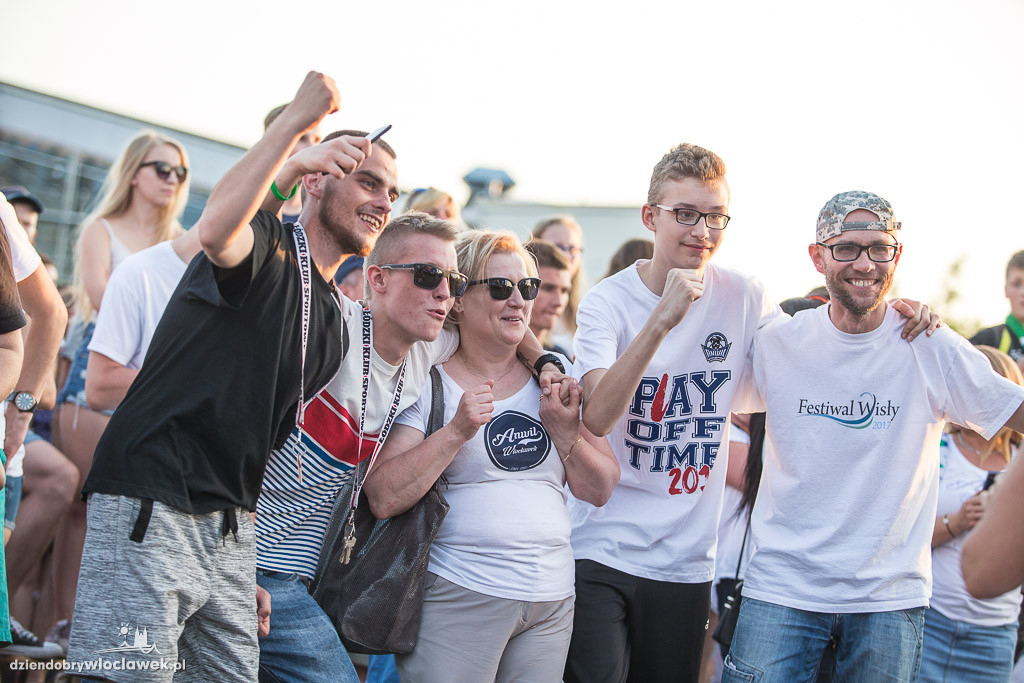 Feta kibiców w strefie przy Hali Mistrzów