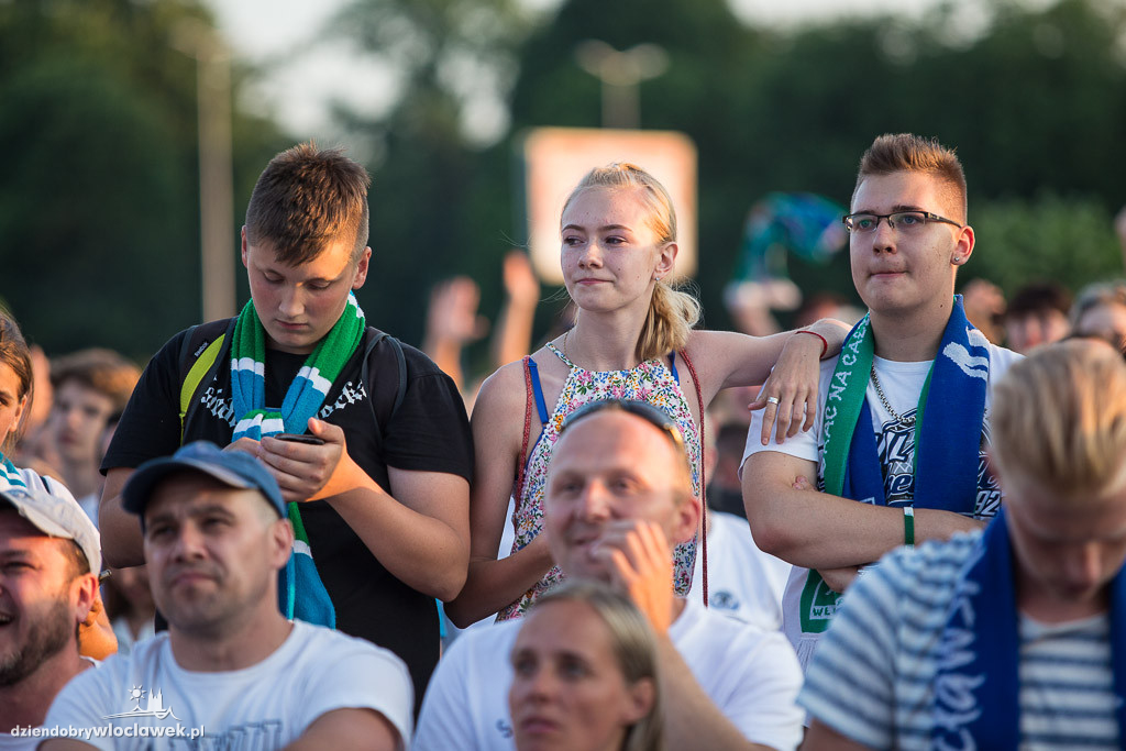 Feta kibiców w strefie przy Hali Mistrzów