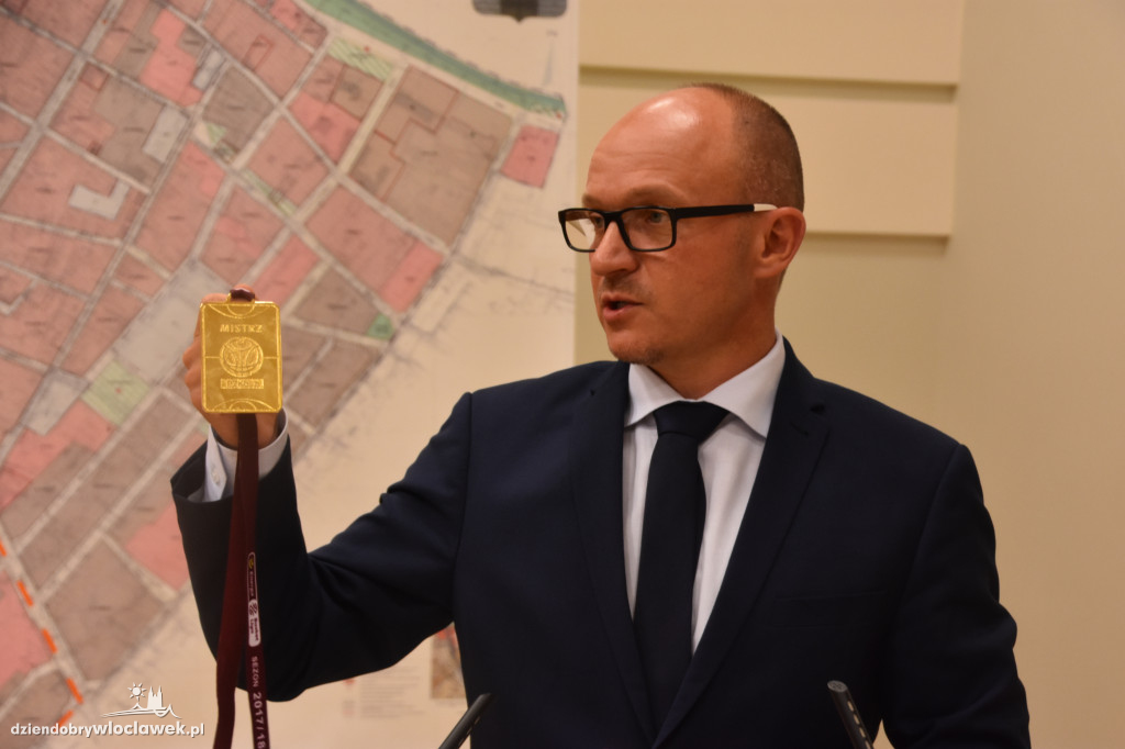 44 sesja RM. Oklaski dla Anwilu
