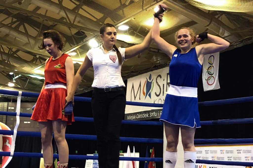 3 medale dla pięściarzy Championa