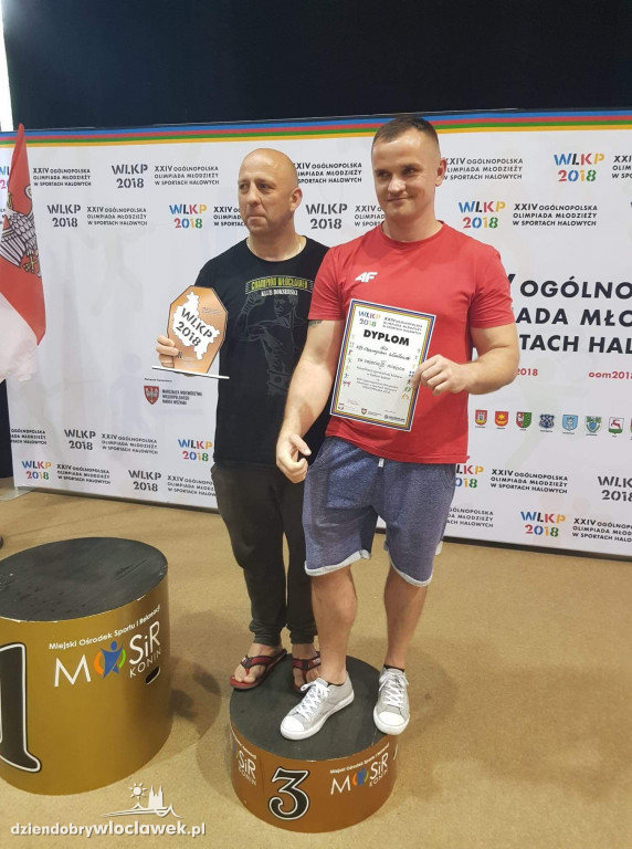 3 medale dla pięściarzy Championa