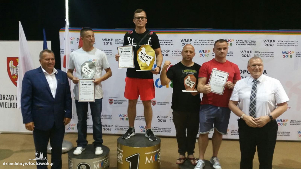 3 medale dla pięściarzy Championa