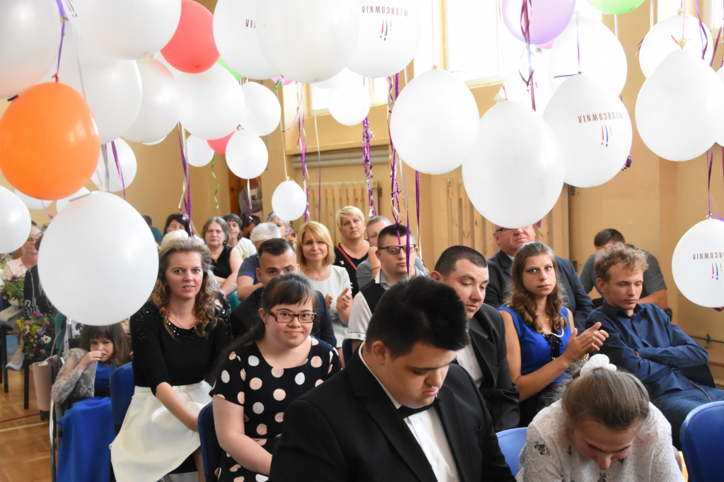 ZS nr 3 pożegnał absolwentów