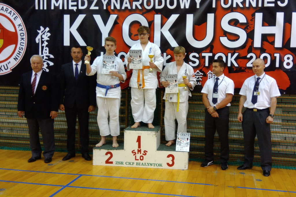 3 medale karateków WKKK