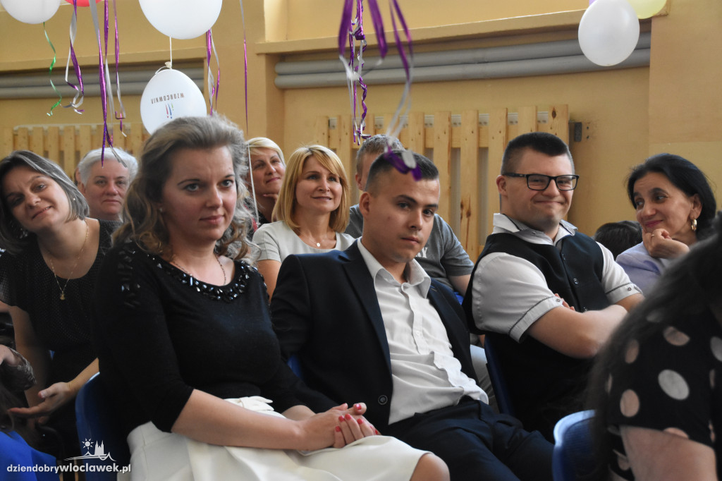 ZS nr 3 pożegnał absolwentów