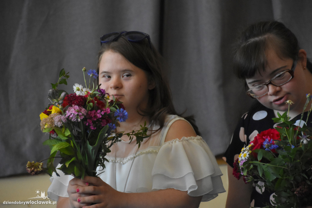 ZS nr 3 pożegnał absolwentów